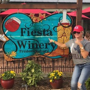 Meet your Posher, Whitney